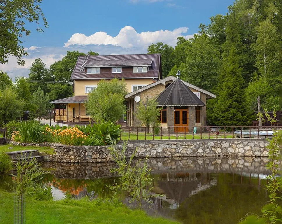 Гостевой дом Никки с частным пляжем и прудами