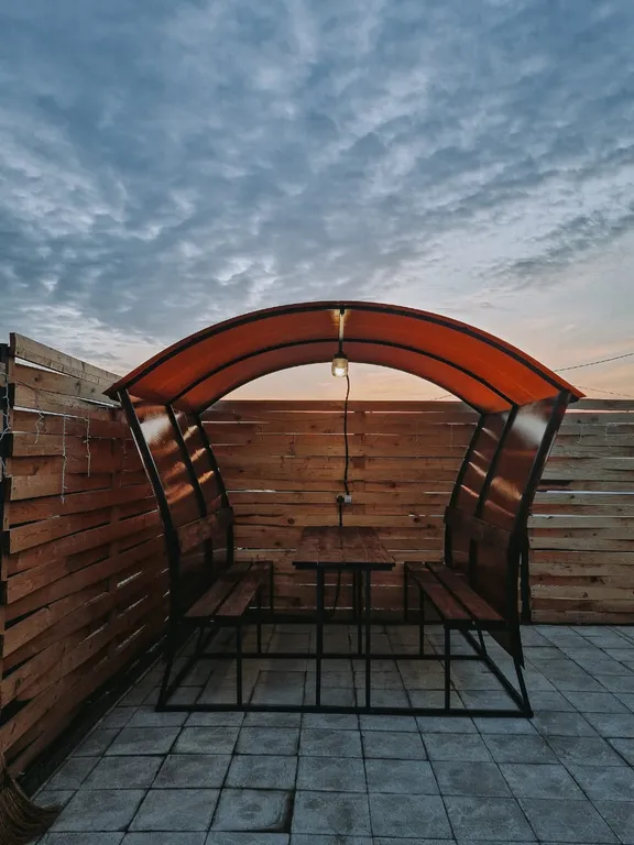 Дом-шалаш A-frame с большим глубоким бассейном и баня на дровах