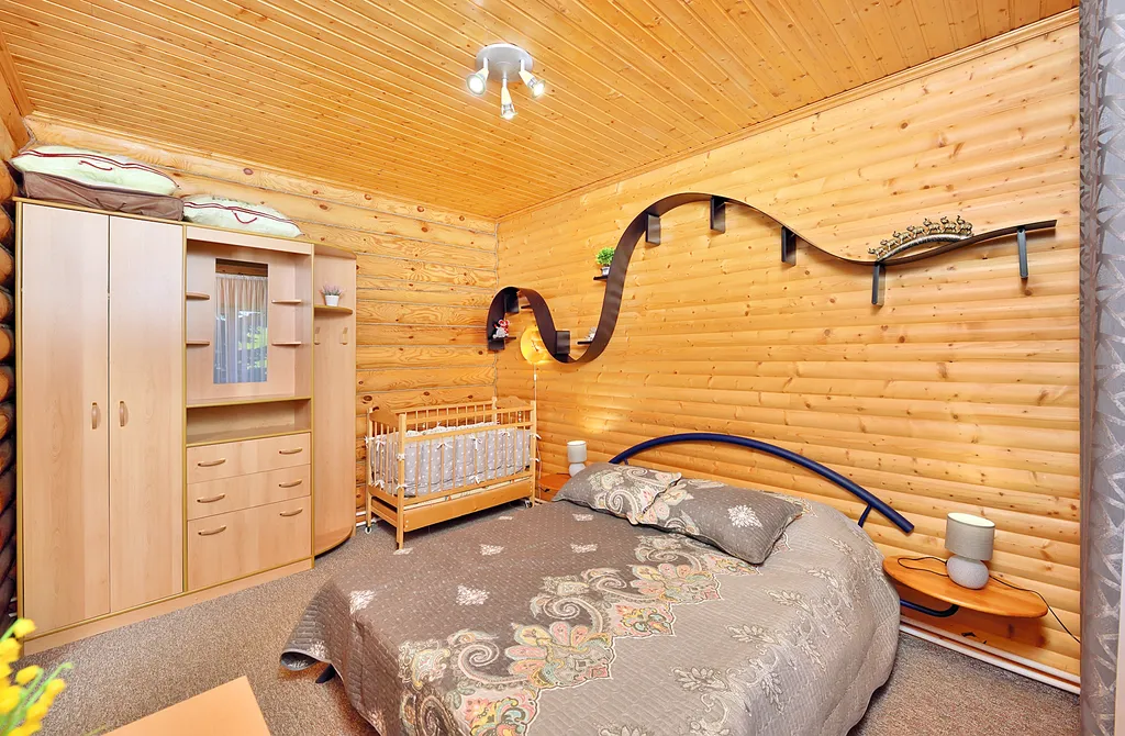 Деревянный большой дом для компаний и семей