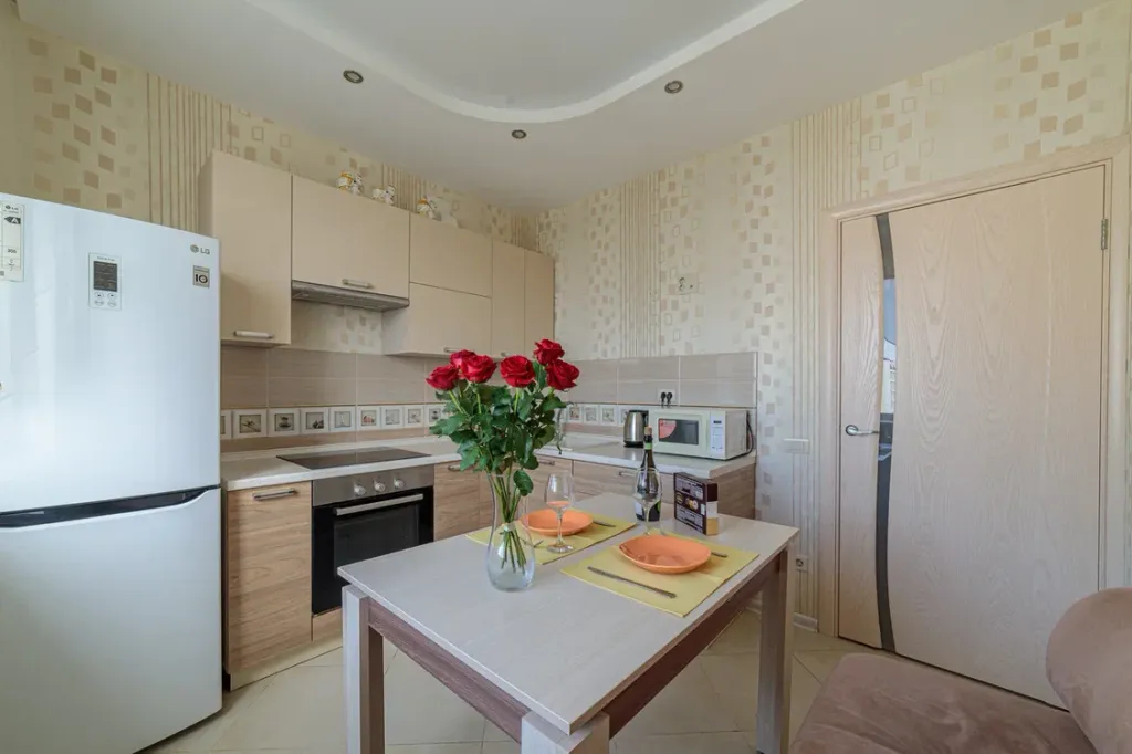 Тихий двор в центре города, своя парковка