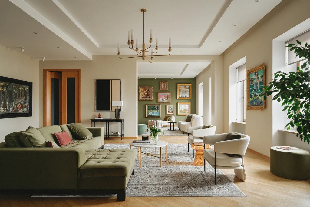 Галерея 300 м с панорамным видом на Фонтанку