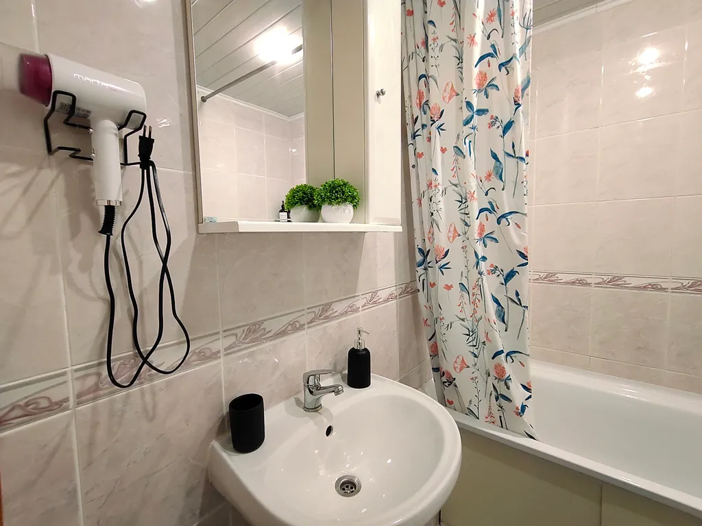 Квартира на Кролюницкого, рядом с УИГА