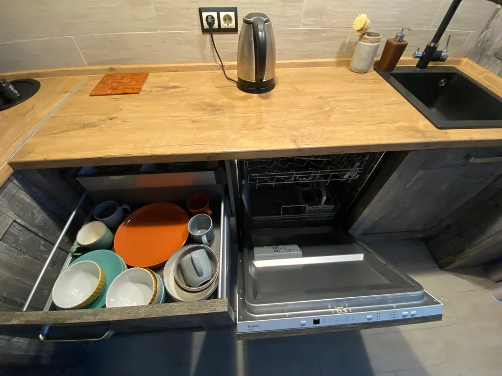 Уютная квартира около зоопарка с видом на пруд