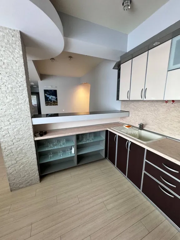 3 комнатная квартира на Светлане, морской порт, Дендрарий, набережная