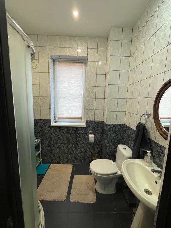 Уютный дом с бассейном и садом с видом на горы и море