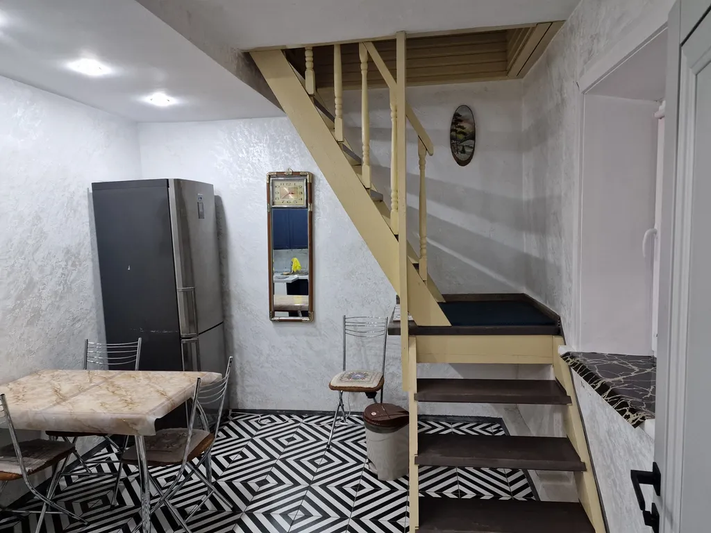 2-комнатная квартира в центре в частном благоустроенном доме