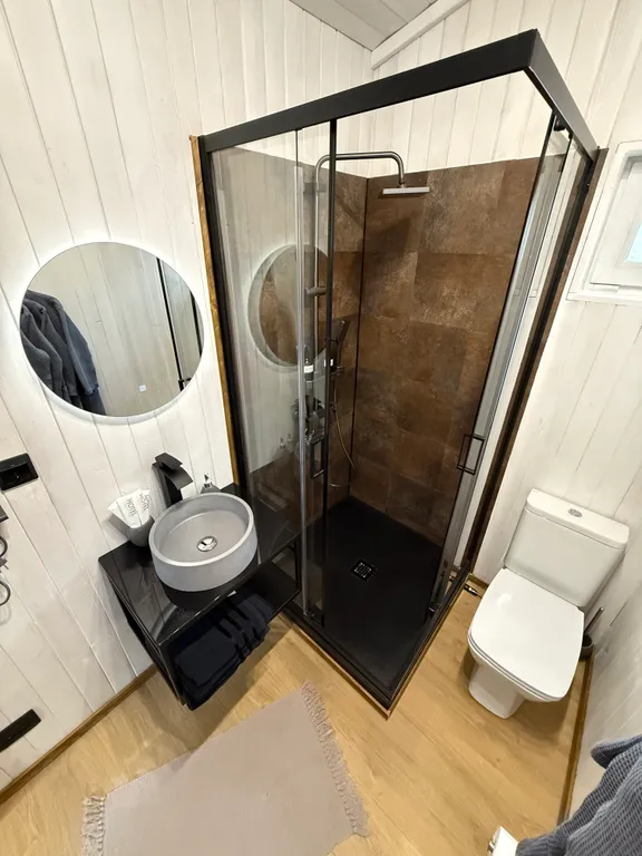 Дом с панорамным видом на лес