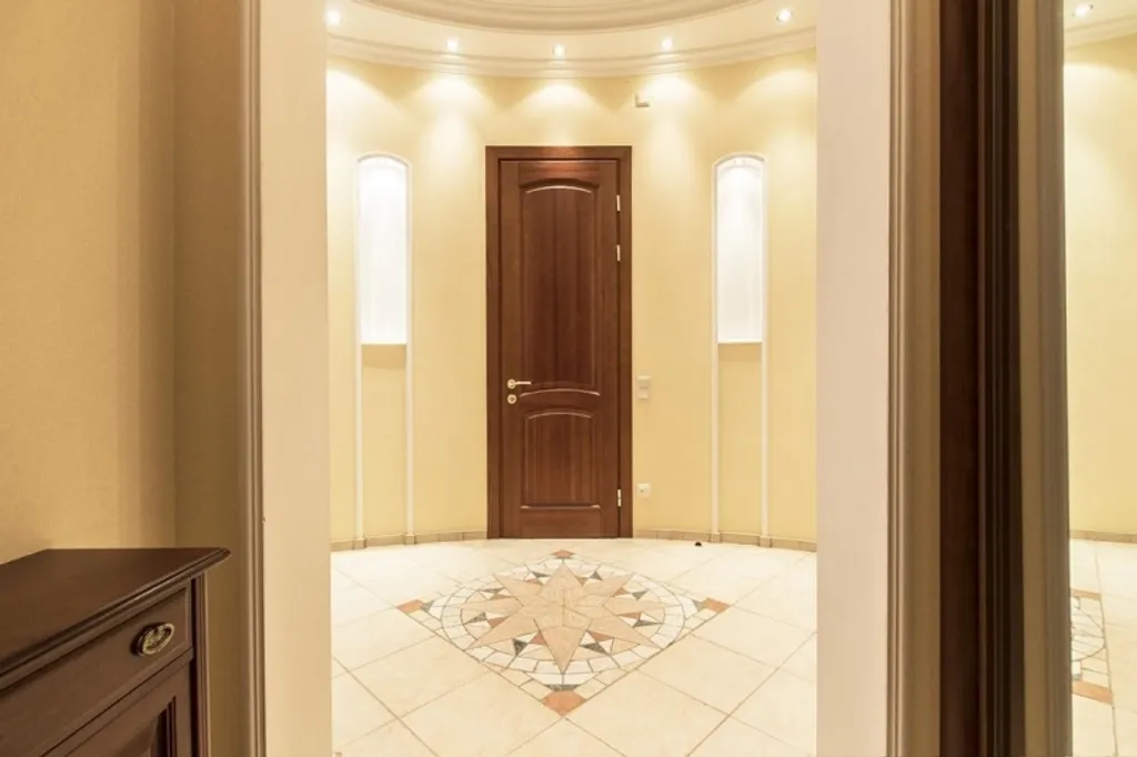 Avrora 3br apartment