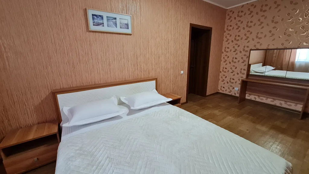 Светлая двухкомнатная квартира с евро ремонтом в многоэтажном доме