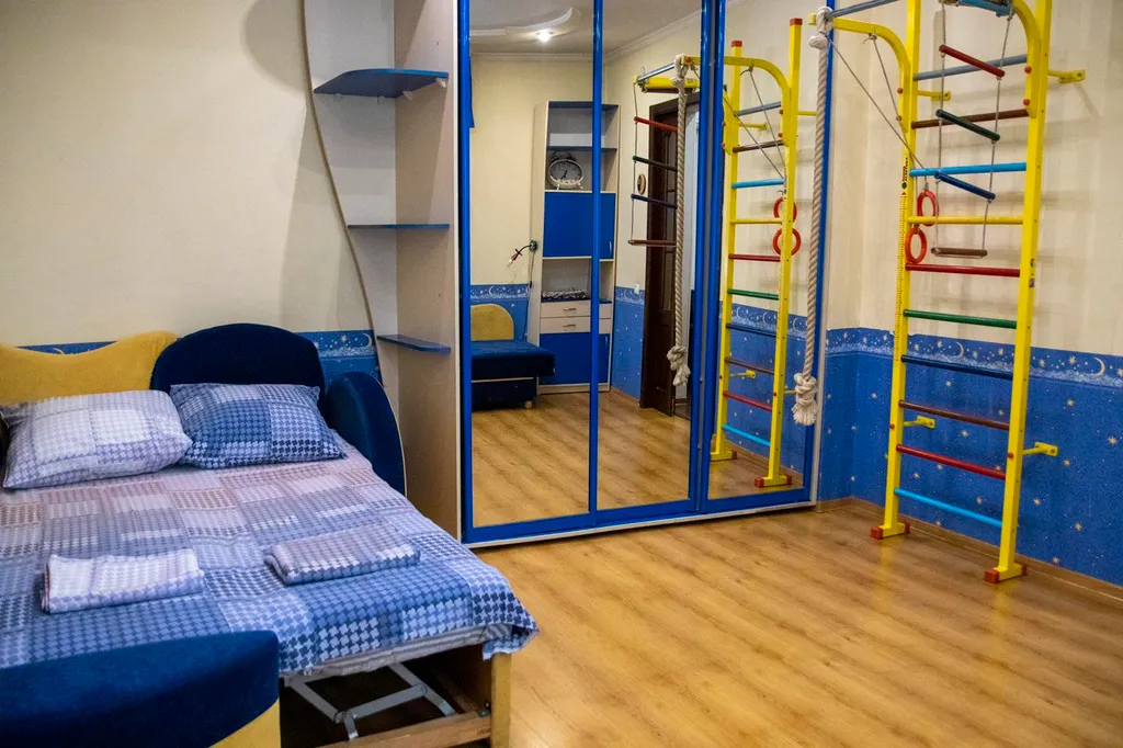 Квартира с камином рядом с морем