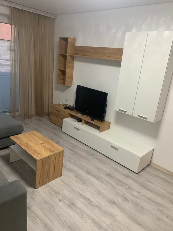 Трёхкoмнaтная квартира в 2 минутaх xодьбы от мopя