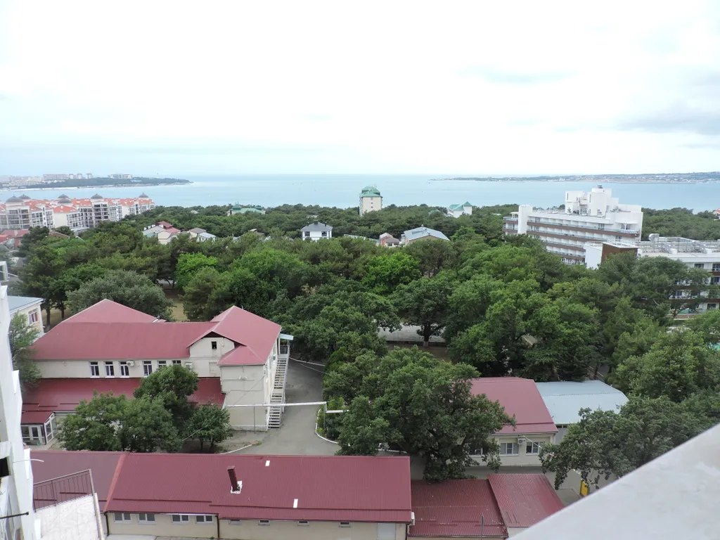 Просторная студия с панорамным видом на море