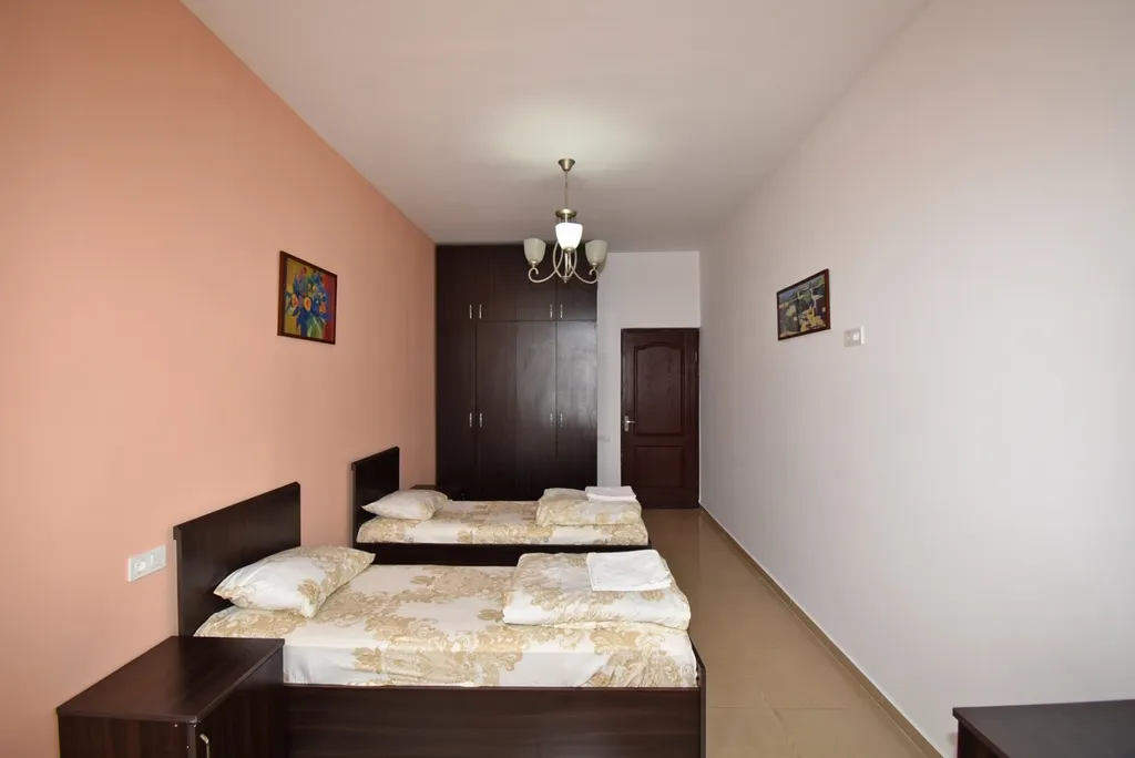 4-комнатная Квартира