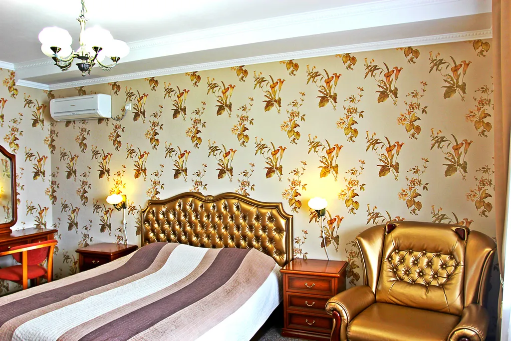 Дом с бассейном