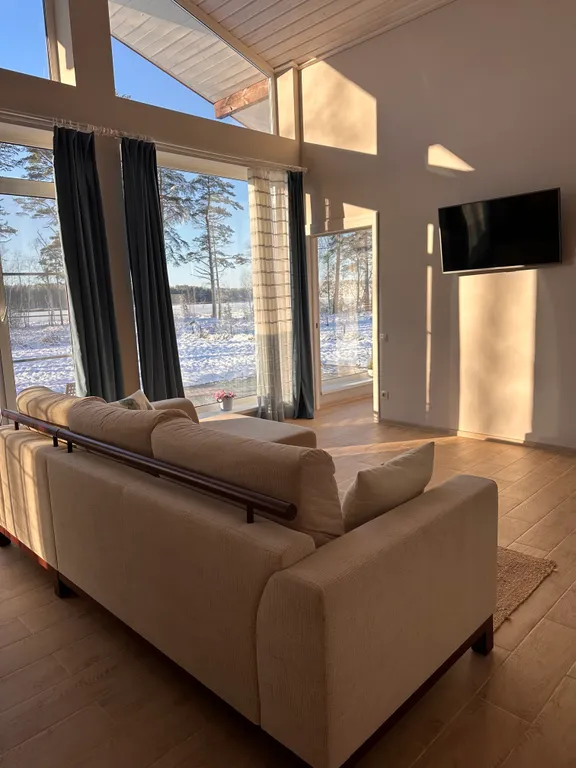 Коттедж Дом на берегу озера — Борисово