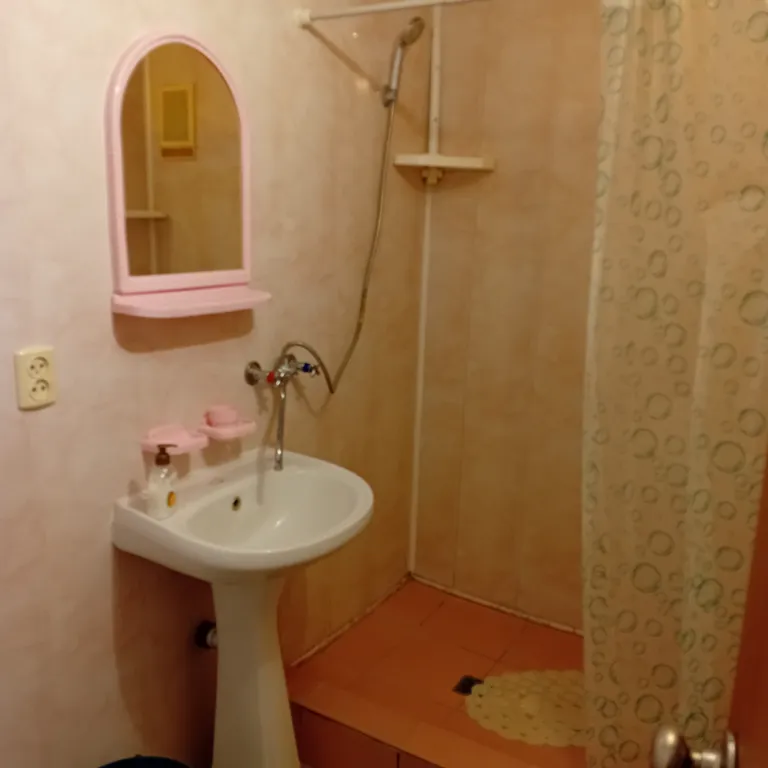 Двухкомнатный семейный номер на 6 человек