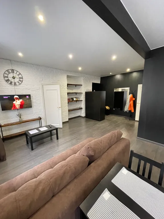 Уютная, большая квартира в центре города — аренда посуточно в Великие Луки