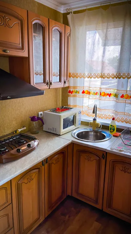 Отдельная квартира с кухней и парковкой — аренда посуточно в Ейск