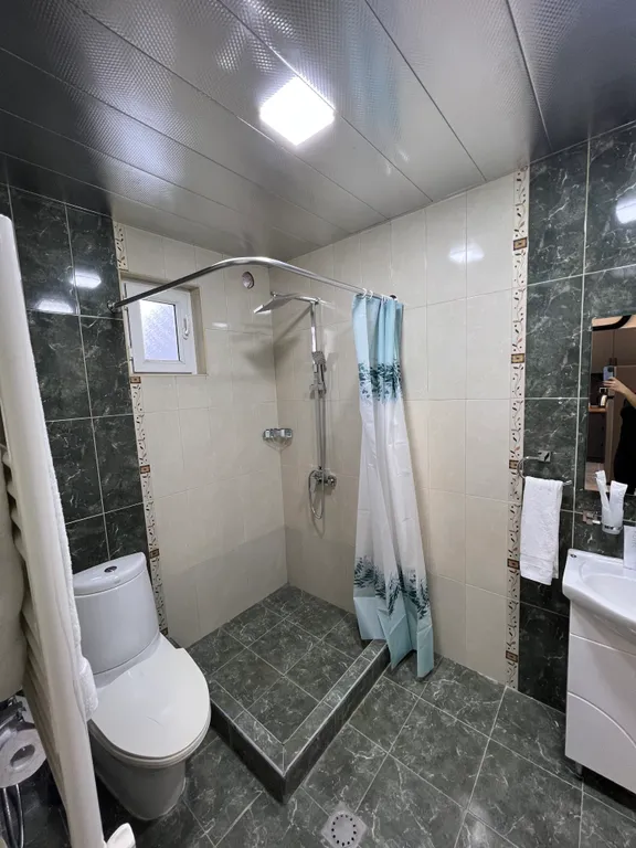 Sweet Yellow Apartment Self Check In