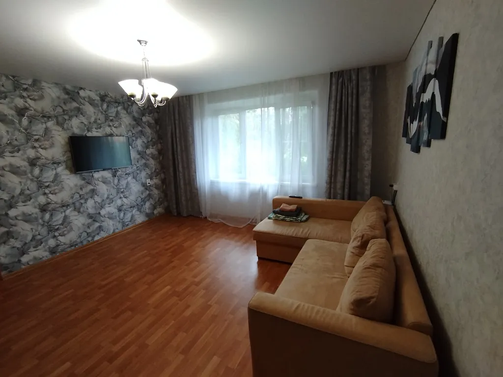 Уютная и просторная квартира — аренда посуточно в Миасс