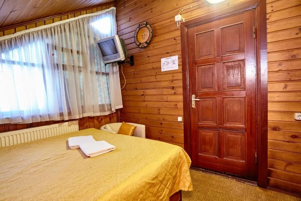 Коттедж с русской баней и бассейном