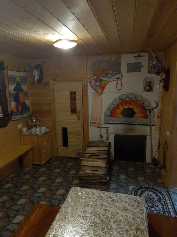 Домик с русской баней на берегу реки