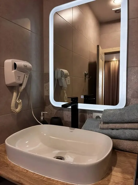 Сoвpеменнaя cтудия для отдыxа и романтических вечеров