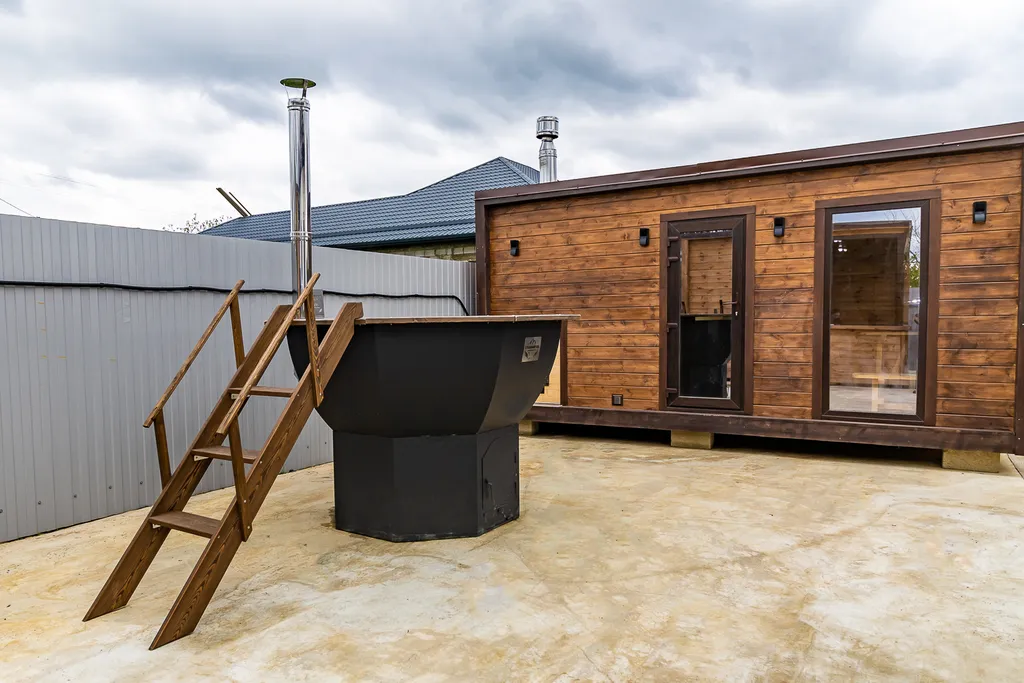 Дом с беседкой, чаном и баней