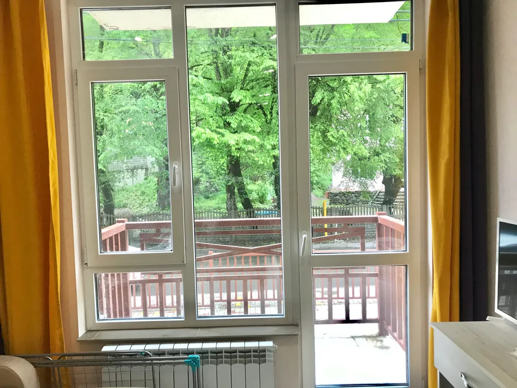 Апартаменты с балконом возле подьемника