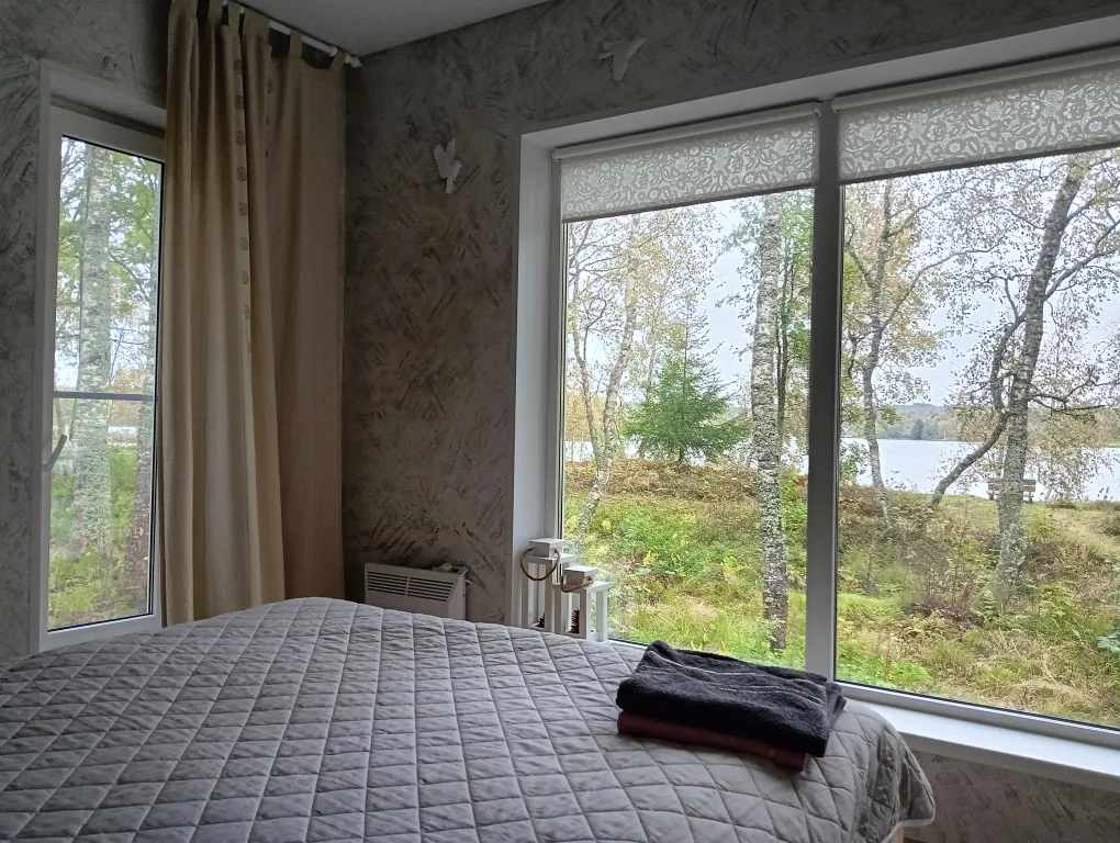 Дом на берегу озера