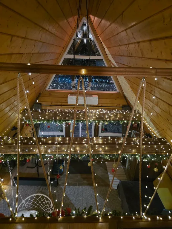 Треугольный дом шале