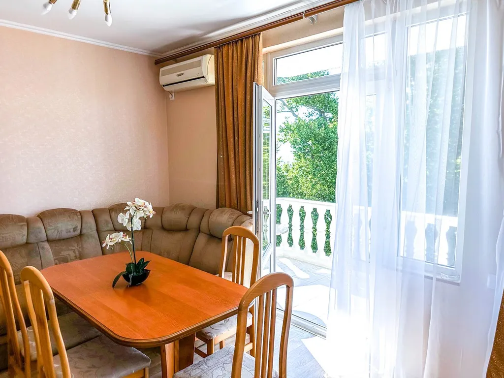 Квартира 3-комнатная Квартира — Адлер