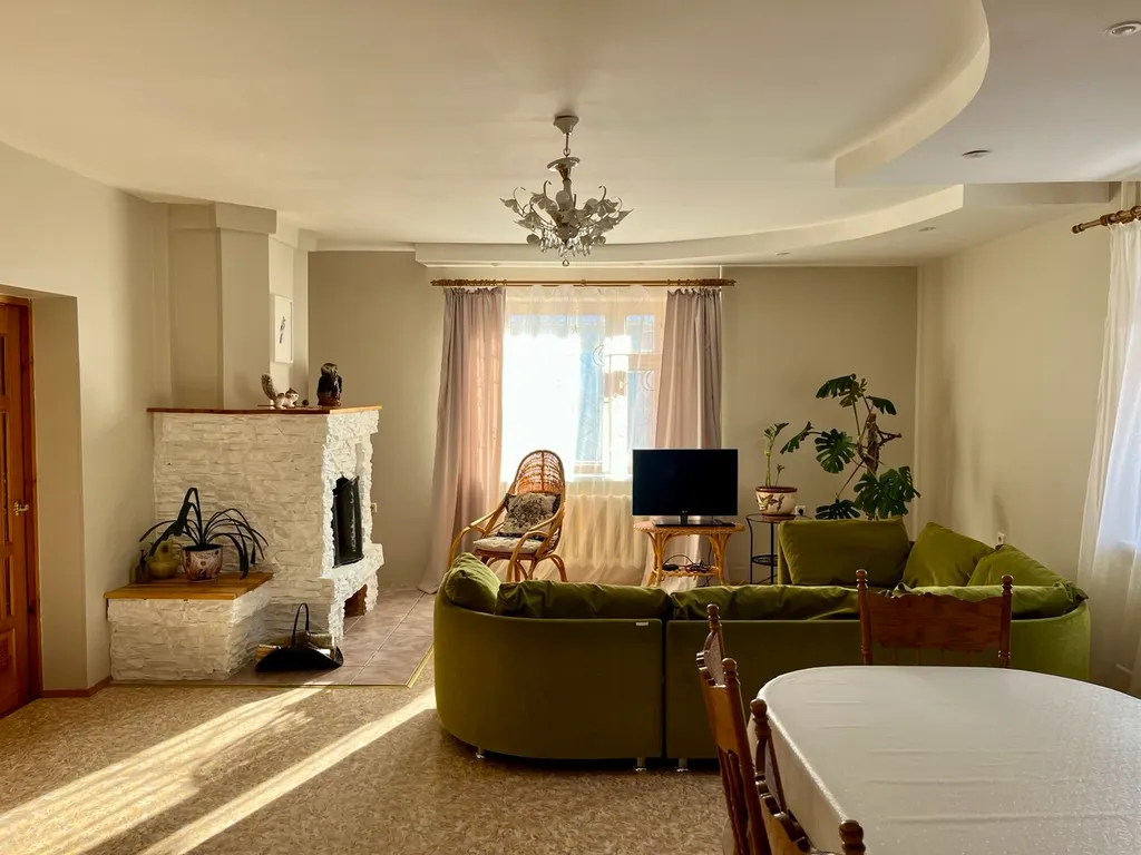 Уютный дом с камином