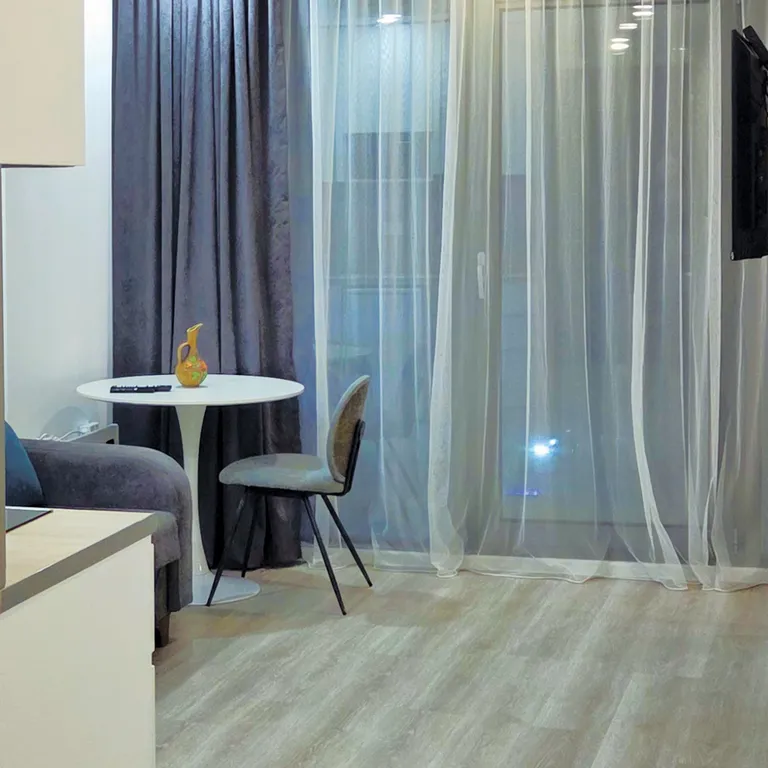 Просторная квартира в 10 метрах от моря и пляжа. Batumi View