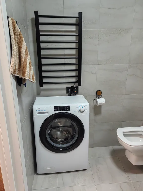 Двухкомнатная студия на берегу реки Обь