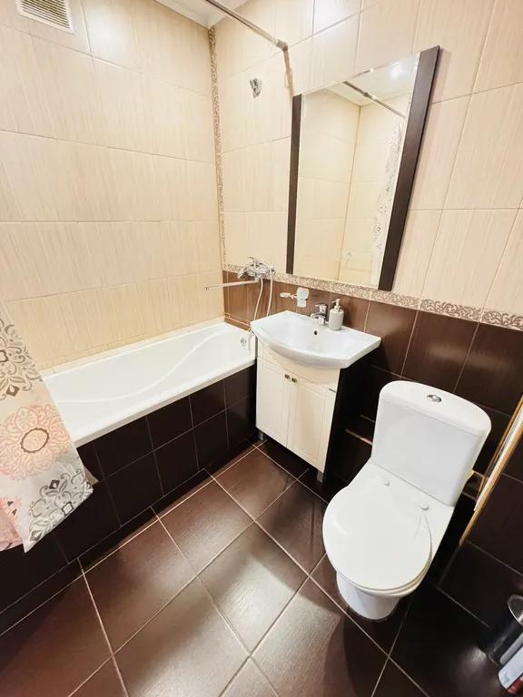 Квартира у метро на Щорса