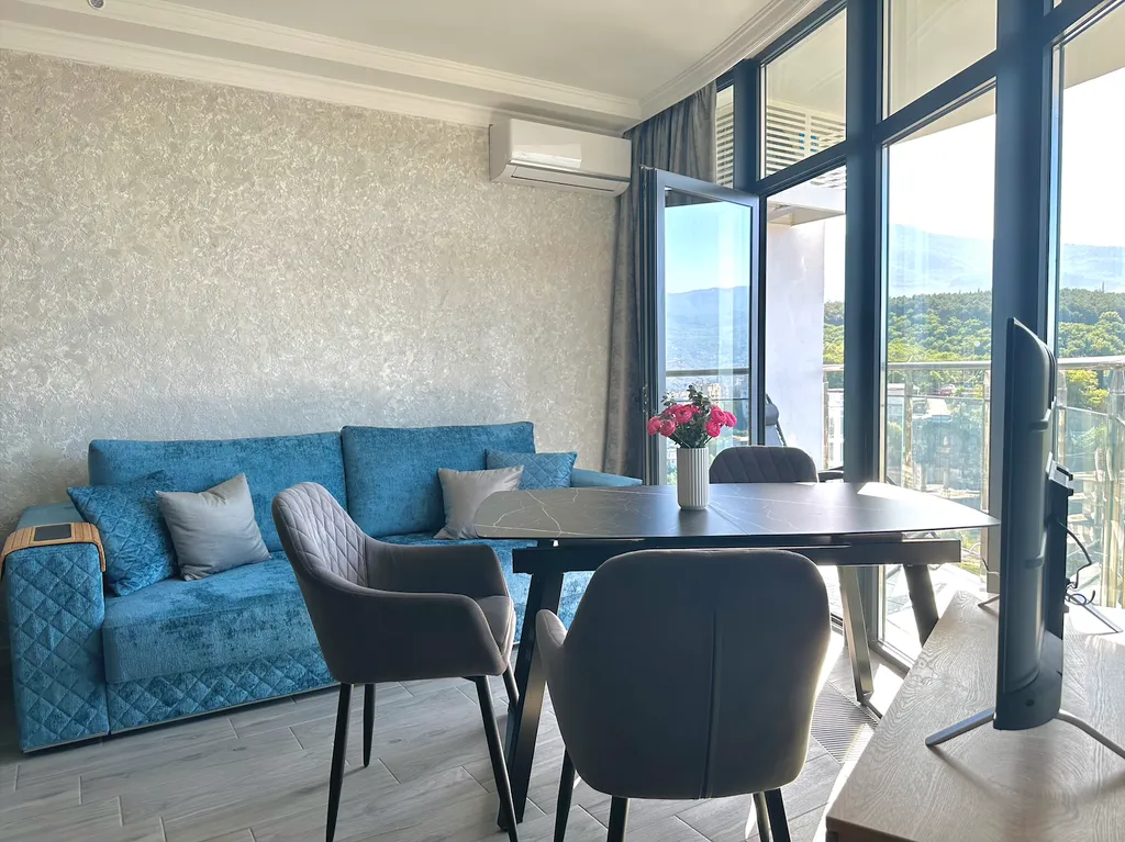 Квартира Апартамент с отдельной спальней ls-flowers tea вид на море и горы 15эт — аренда посуточно в Алушта