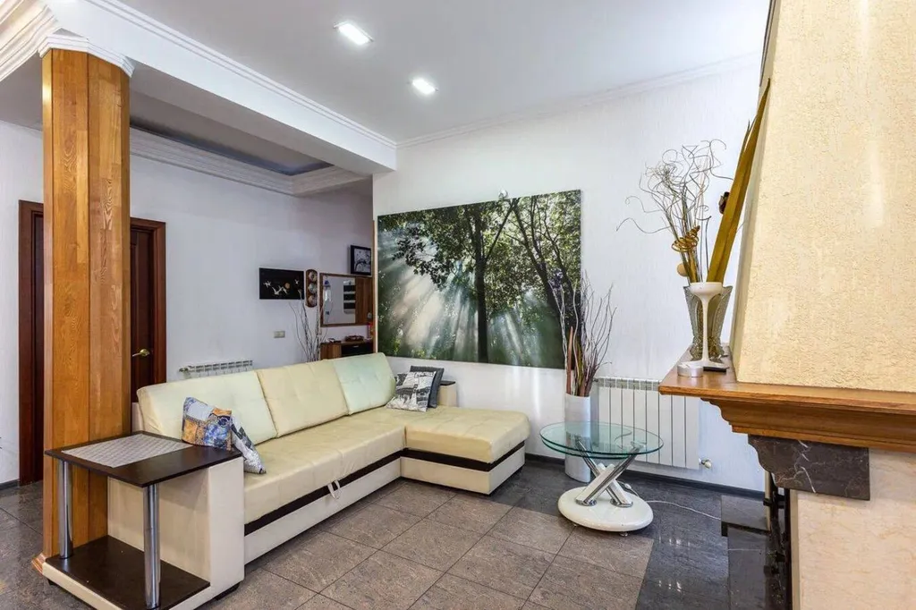 Двухэтажный дом на Турчинского