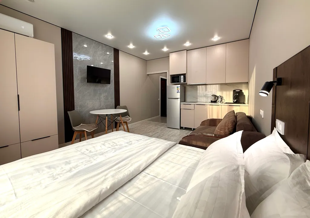 Новая квартира-студия в жк Раимбек