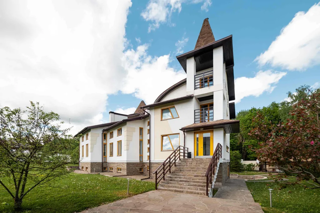 Коттедж с нотками стиля модерн — аренда посуточно в Истра