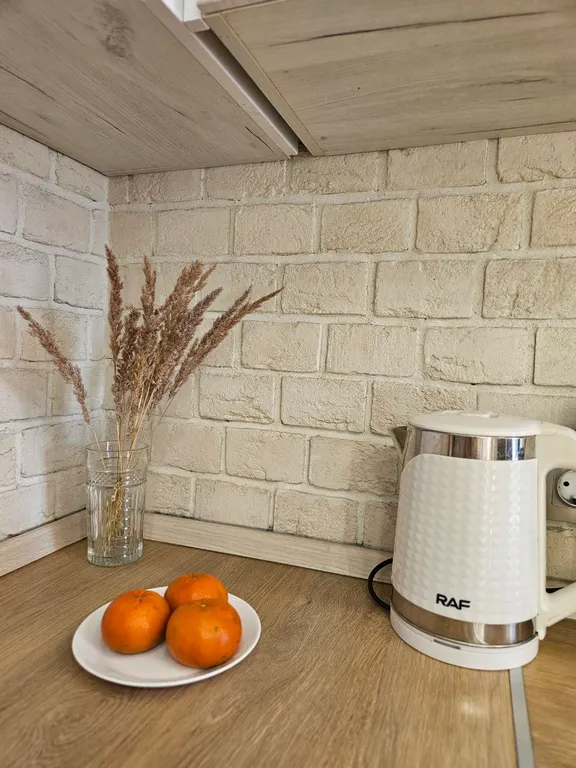 Стильная студия с панорамным окном на Борисовке White Lodging