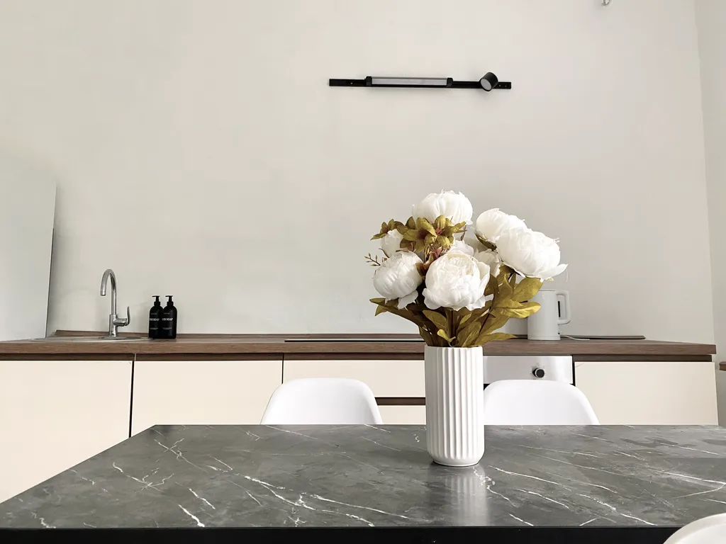 Современный дом с видом на природный парк