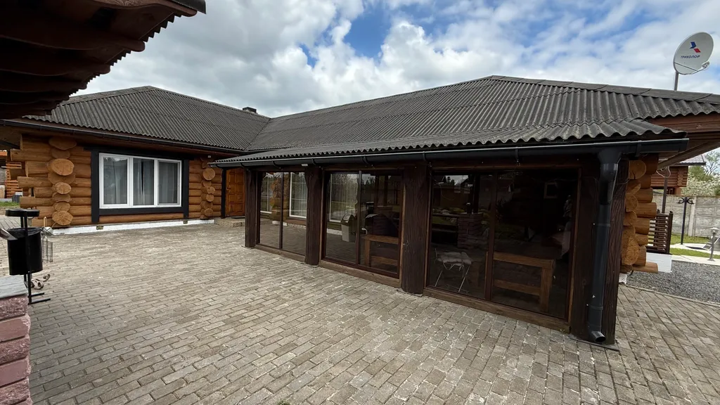 Домик у реки