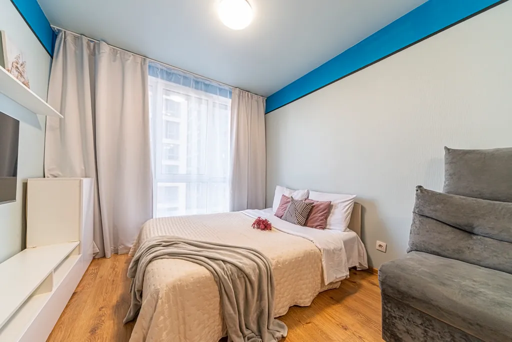 Комфopтaбeльная квартира c соврeмeнным дизайном, pядoм c мeтpo