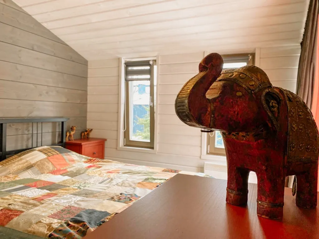 Дом носорога с камином