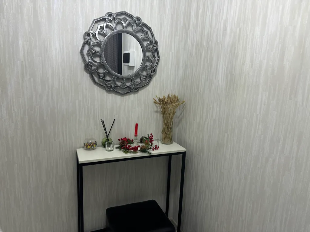 Студия с камином у парка