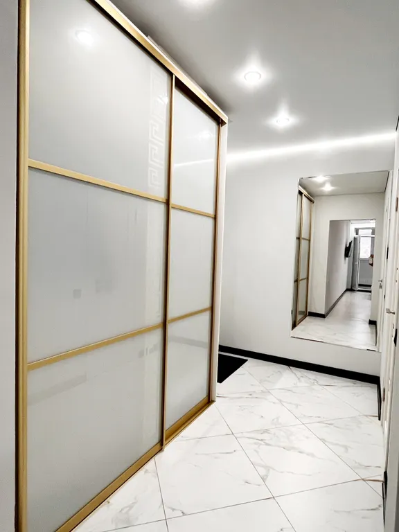 Студия у коллажа