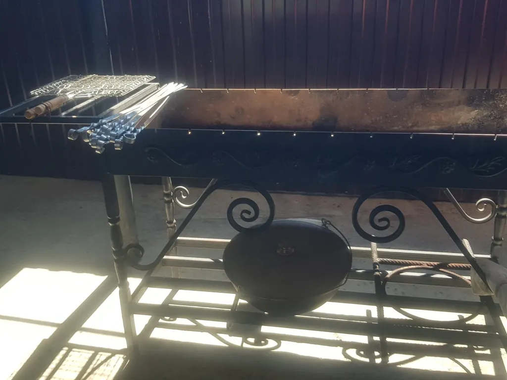 Большой дом с бассейном