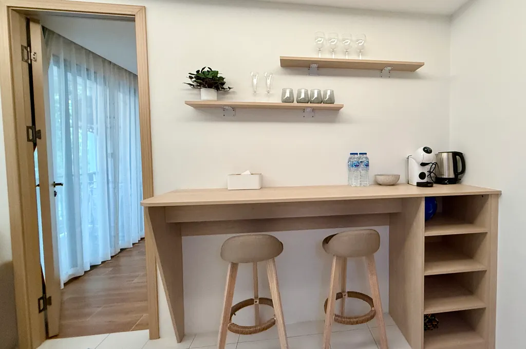 Просторная однушка у моря с бассейном и Wi-Fi 500 мбит/с