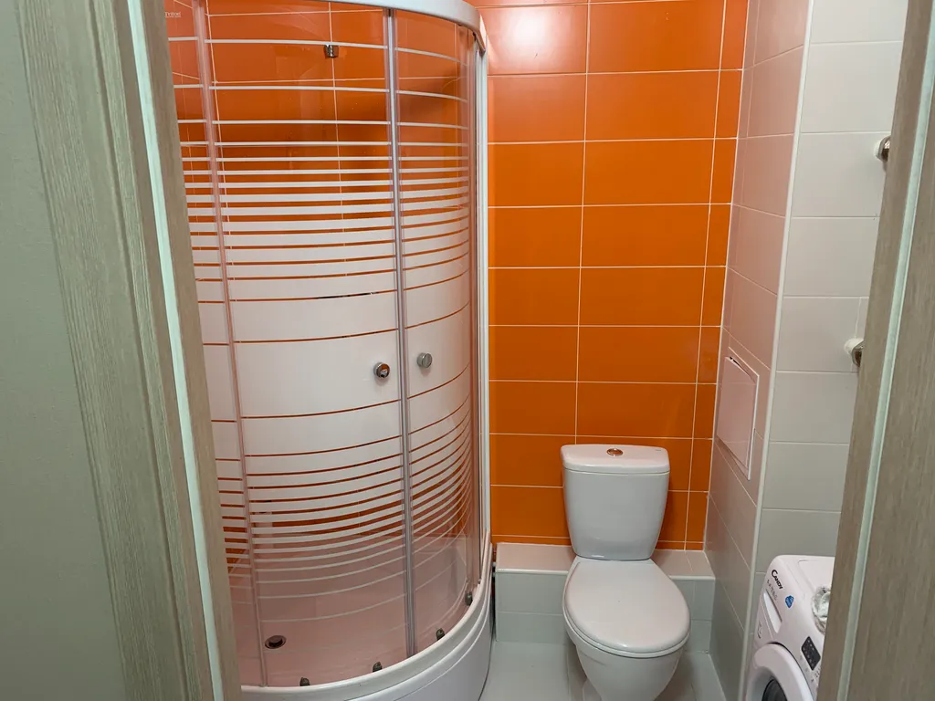 Апартаменты у метро с кухонной зоной и панорамными окнами